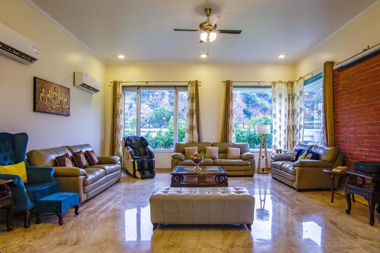Stayvista At Hillside Paradise 4Bhk Lavish House In Delhi Dhauj Zewnętrze zdjęcie