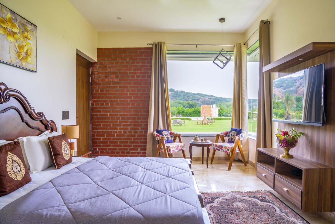 Stayvista At Hillside Paradise 4Bhk Lavish House In Delhi Dhauj Zewnętrze zdjęcie