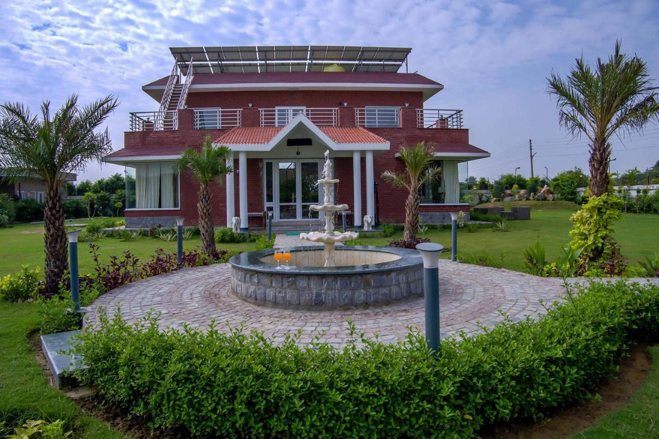 Stayvista At Hillside Paradise 4Bhk Lavish House In Delhi Dhauj Zewnętrze zdjęcie