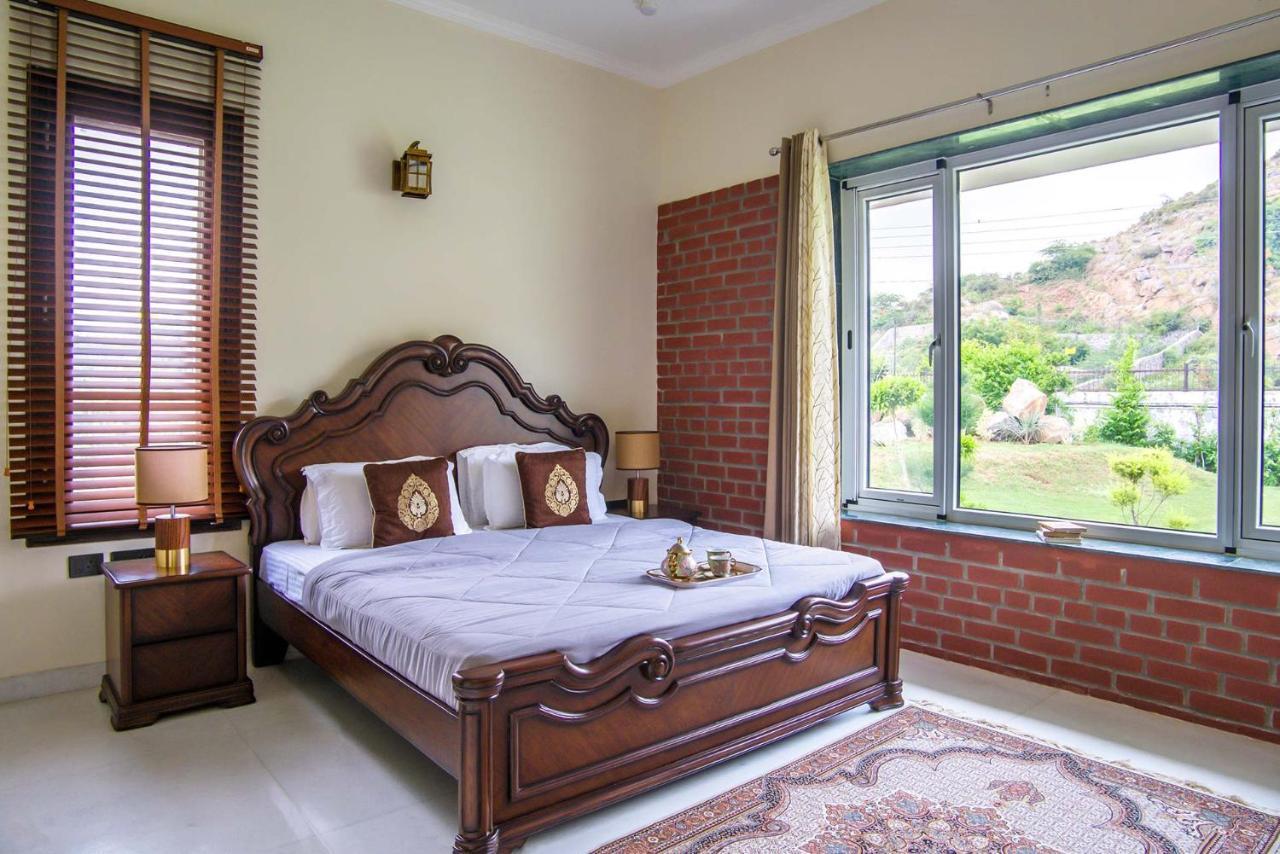 Stayvista At Hillside Paradise 4Bhk Lavish House In Delhi Dhauj Zewnętrze zdjęcie