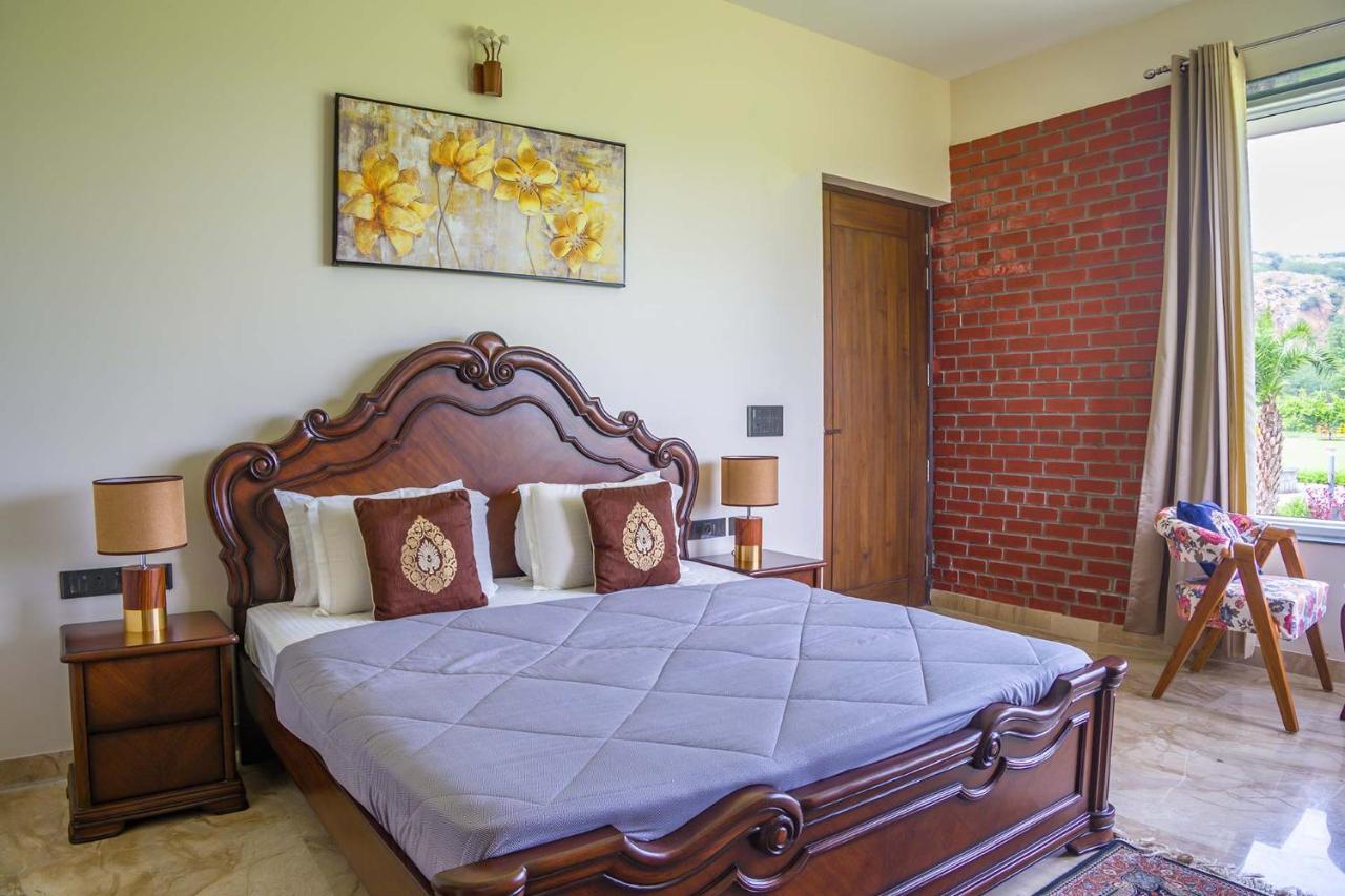 Stayvista At Hillside Paradise 4Bhk Lavish House In Delhi Dhauj Zewnętrze zdjęcie