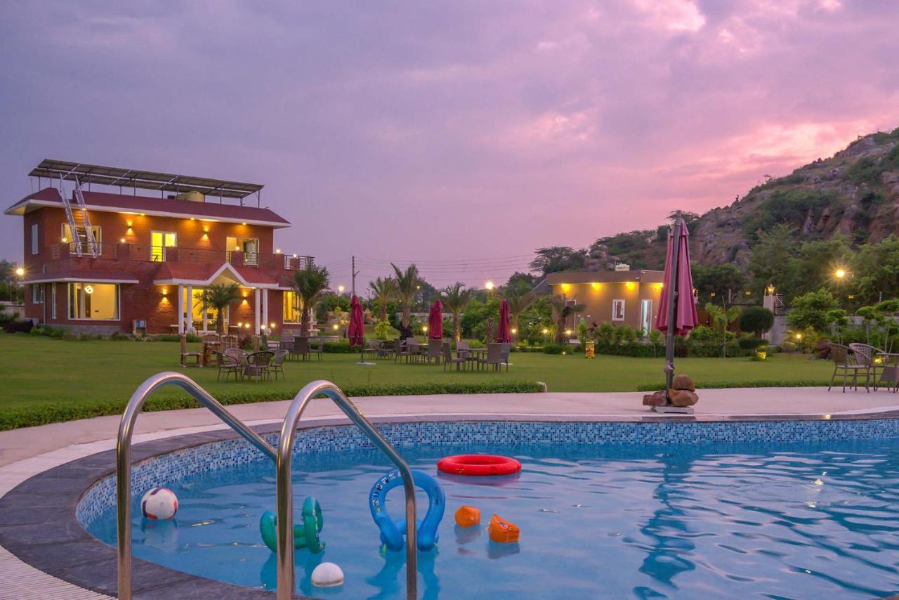 Stayvista At Hillside Paradise 4Bhk Lavish House In Delhi Dhauj Zewnętrze zdjęcie